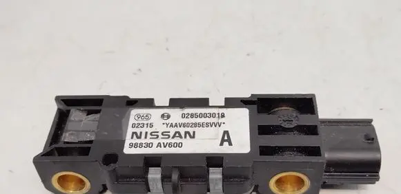 Nissan Primera Airbag deployment crash/impact sensor 0285003019 98830AV600