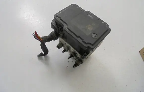 Opel Zafira C ABS Pump 39061713 10021211014