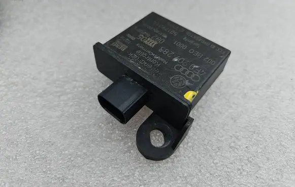 Audi A6 S6 C6 4F Tire pressure sensor 4F0907283