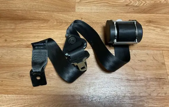 Renault Megane III Rear seatbelt 888400041R 3035573