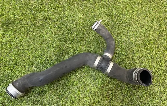Mercedes-Benz GL X164 Engine coolant pipe/hose A1645004875