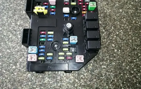 Opel Antara Fuse module 95137841