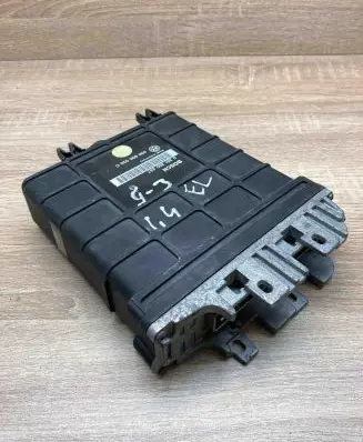 Volkswagen Golf III Engine control unit/module ECU 030906026C 0261200257