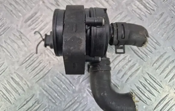 Mercedes-Benz C W205 other engine part 027758