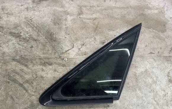 Audi A3 S3 8V Rear vent window glass 8V5845298N