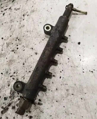 Nissan X-Trail T30 Fuel main line pipe