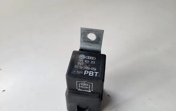 Skoda Yeti (5L) Other relay 3B0951253