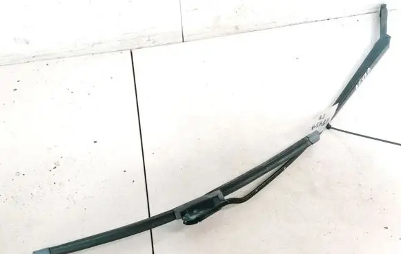 Ford Focus Front wiper blade arm