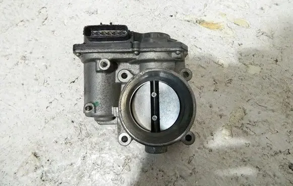 Mazda 3 II Throttle valve