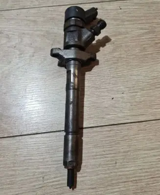 Volvo V50 Fuel injector 0445110259