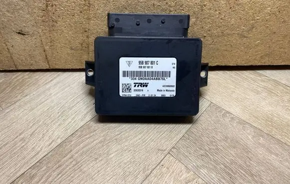 Porsche Macan (95C) Hand brake control module 95B907801C 95B907801B