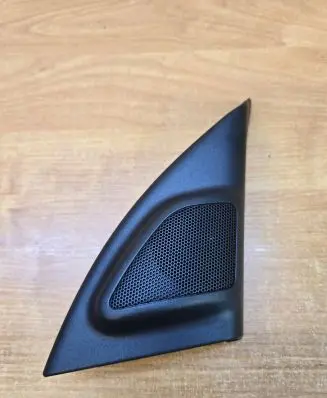 Front door high frequency speaker