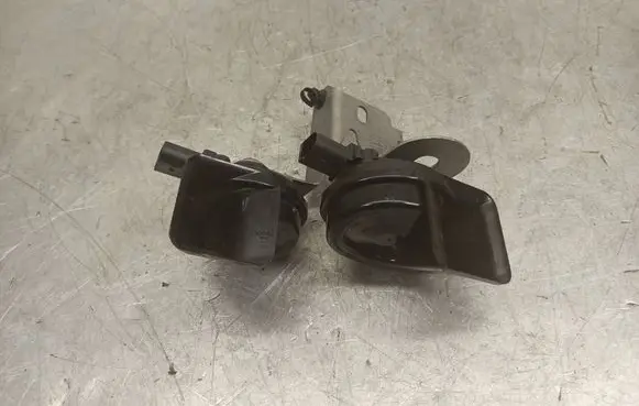 Seat Leon IV Horn signal 3B0951223E V031244 033FB2027