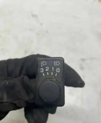 Nissan Terrano Headlight level height control switch 251900F000 00696900