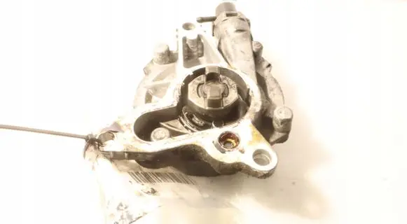 Renault Koleos I Vacuum pump 146502018R