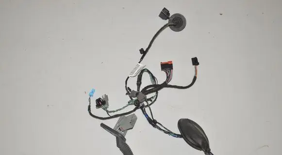 Land Rover Discovery 4 - LR4 Rear door wiring loom CH2214632BB