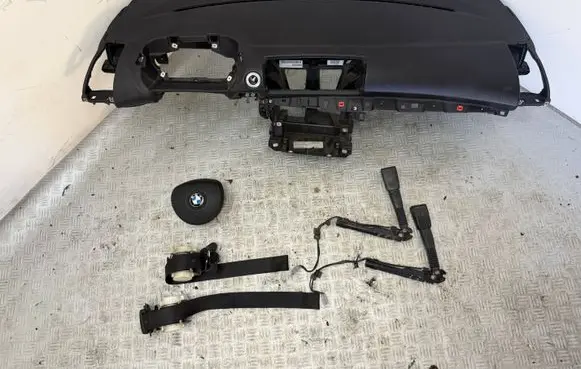 BMW 1 E81 E87 Dashboard