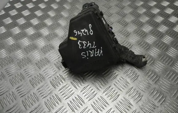 Toyota Yaris Fuse box set 826620D120