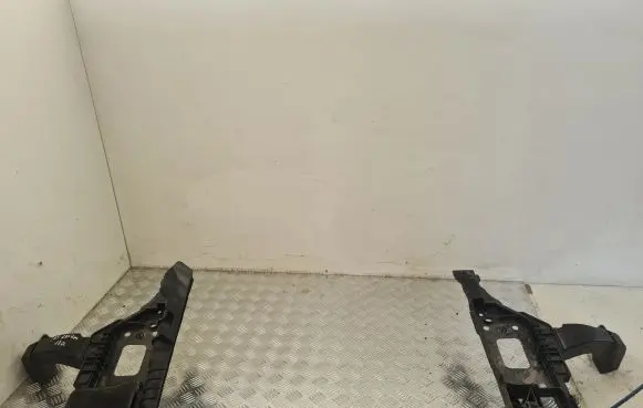 Hyundai i40 Radiator support slam panel