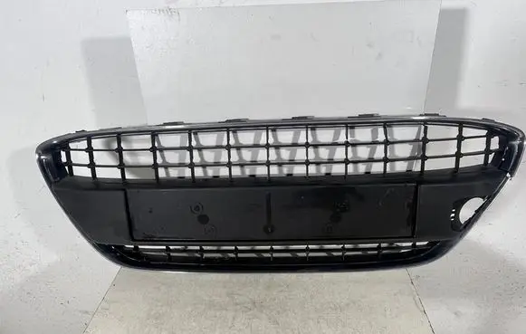 Ford Fiesta Front bumper upper radiator grill 8A6117B968D