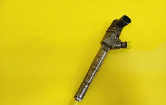 Alfa Romeo 147 Fuel injector 0445110111