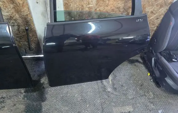 Seat Leon (1P) Rear door