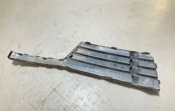 Audi A3 S3 8V Front bumper lower grill 8V3807682M