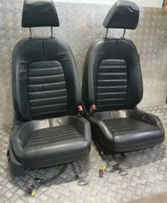 Volkswagen PASSAT CC Seat set 