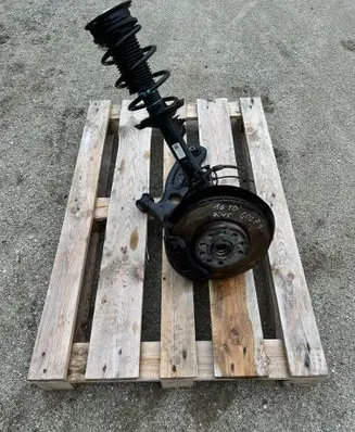Volkswagen Golf VII Front wheel hub spindle knuckle 5Q0413023GQ