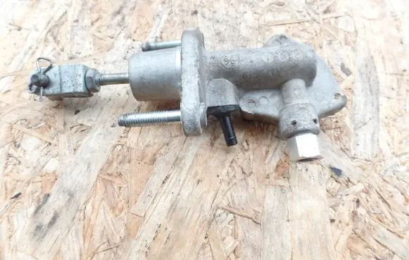 Honda FR-V Clutch master cylinder A172019 2K11