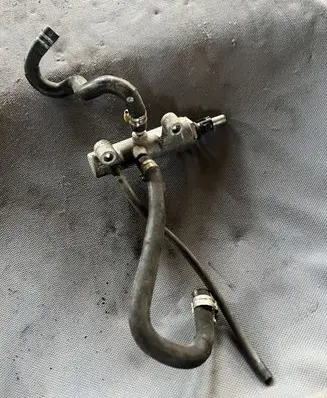 Opel Astra H Fuel distributor 55183043 55183043A501