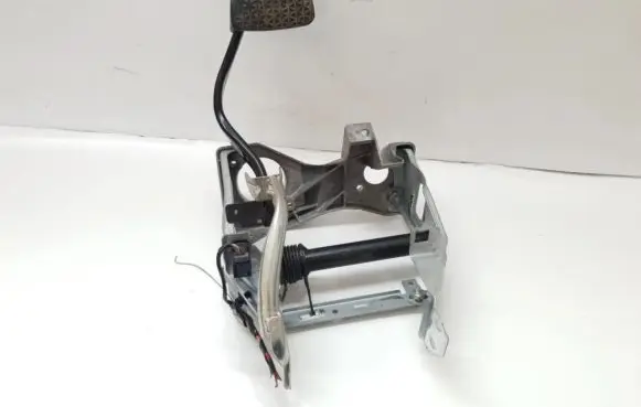 Opel Vectra C Brake pedal 2440137
