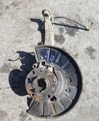 Audi Q7 4L Front wheel hub spindle knuckle