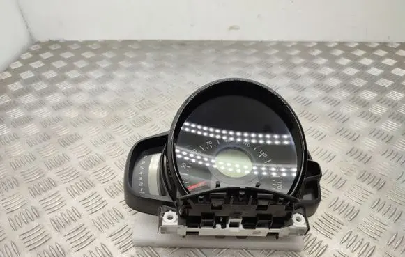 Citroen C1 Speedometer (instrument cluster) 769167300U 769167330U