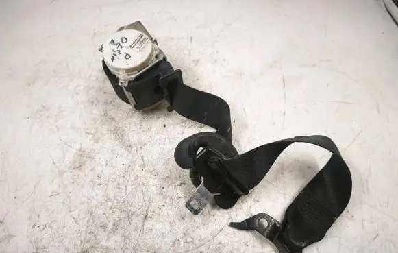 BMW 3 E90 E91 Front seatbelt 33059848 060707 114342
