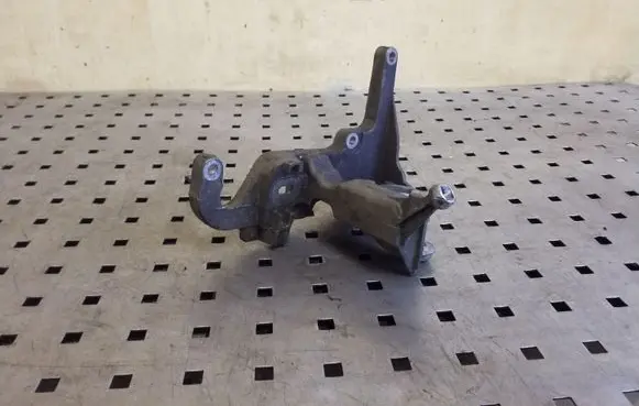 Ford Mondeo MK IV Fuel pump bracket AV6Q9B470BB