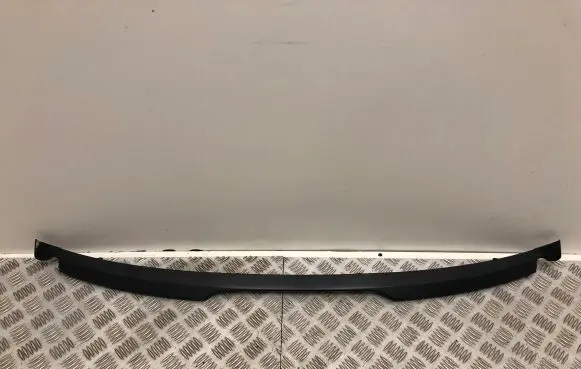 Tailgate/trunk spoiler