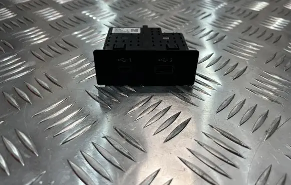Nissan X-Trail T33 USB socket connector 284H36RA2A