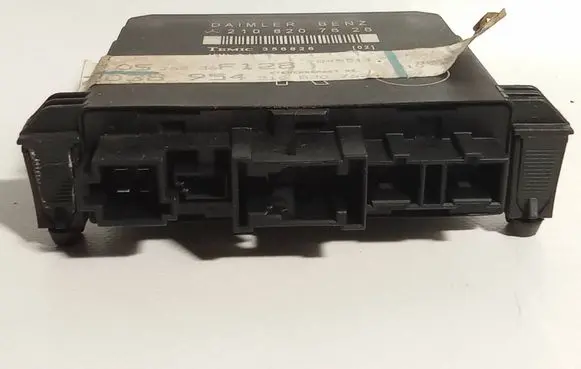 Mercedes-Benz E W210 Door control unit/module 2108207626 356826