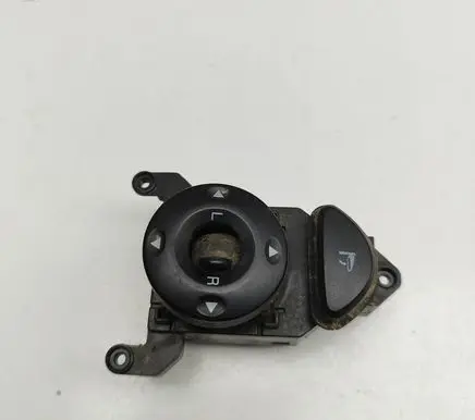 Hyundai Santa Fe Wing mirror switch 935732B100