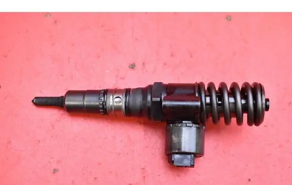 Audi A6 Allroad C6 Fuel injector 03G130073G
