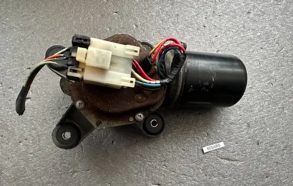 Nissan Patrol Y60 Wiper motor 2881506J00