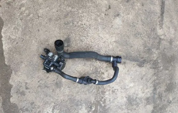 BMW X6 E71 Coolant heater control valve 114741216