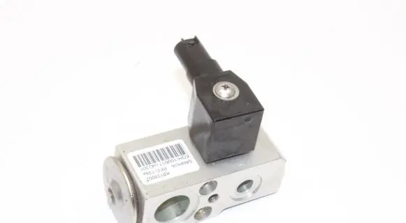 Jaguar I-Pace Air conditioning (A/C) expansion valve KB128002