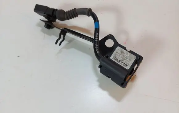 Rear air suspension level height sensor