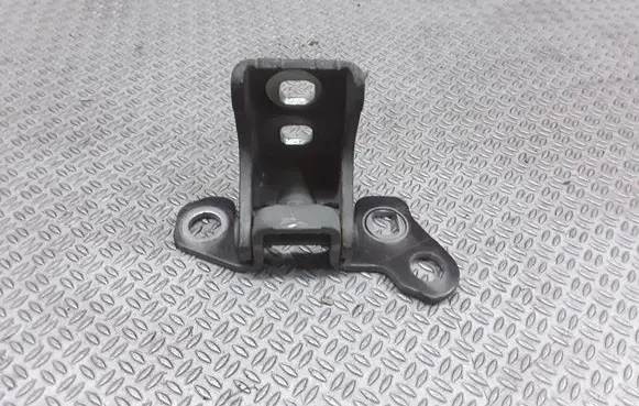 Renault Clio III Front door upper hinge