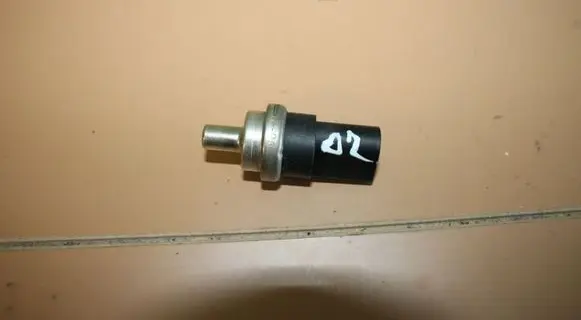 Audi A4 S4 B7 8E 8H Coolant temperature sensor 