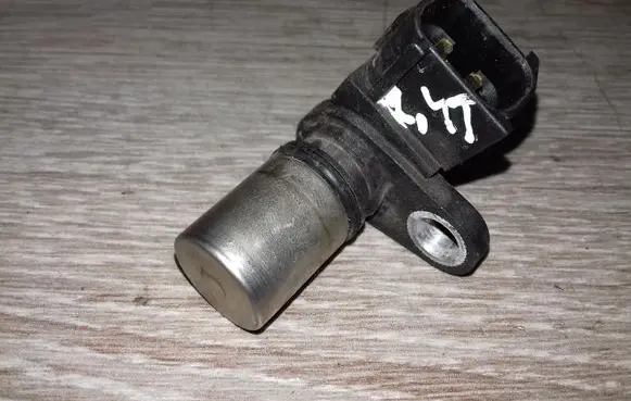 Camshaft position sensor
