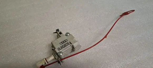 Audi A8 S8 D3 4E Fuel tank cap lock 4E0862150
