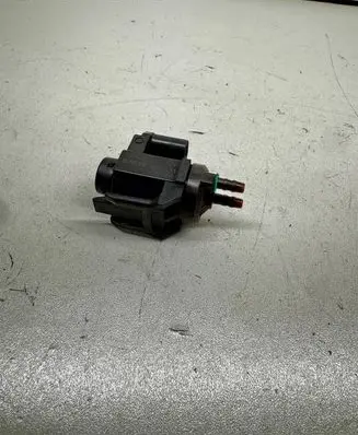 BMW 5 G30 G31 G38 Vacuum valve 8570591 70478502